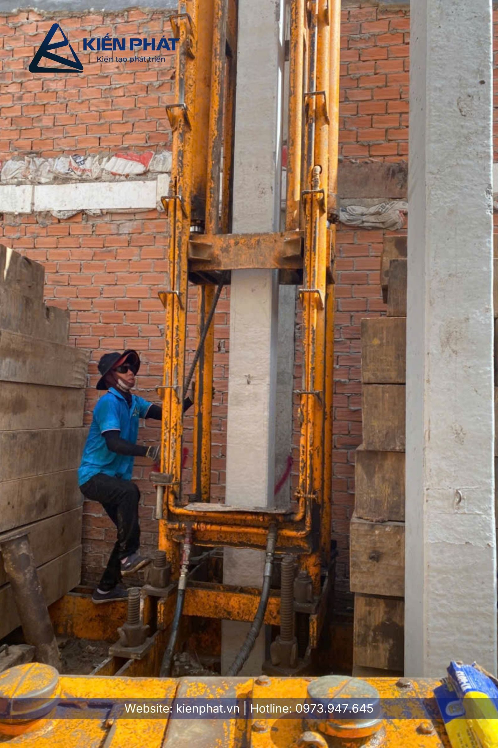 Nhà phố 1 trệt 2 lầu 1 tum tại quận 12 - CHị Hằng